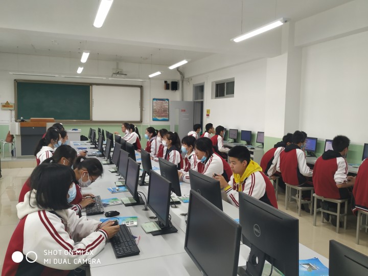 高一和记ag手机版心理测评1.jpg